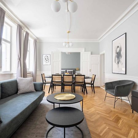 Lavish 4Br Apartment In The Heart Of Cph By The Canals Koppenhága Kültér fotó